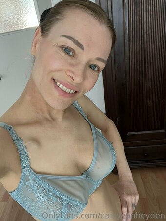 daisyvanheyden Nude Leaks Photo 19