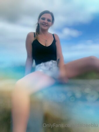 daizeeblu Nude Leaks Photo 14