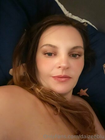 daizeeblu Nude Leaks Photo 20