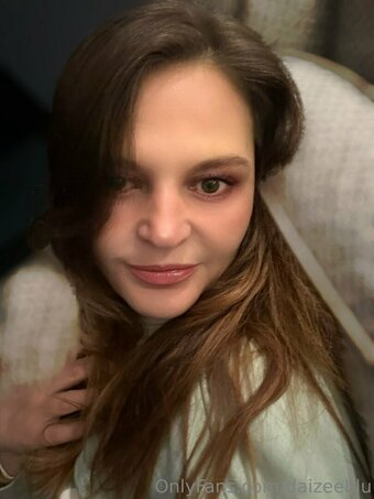 daizeeblu Nude Leaks Photo 22