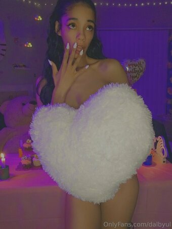 dalbyul Nude Leaks Photo 19