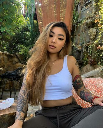 dammitbae / Lyn Nude Leaks Photo 3