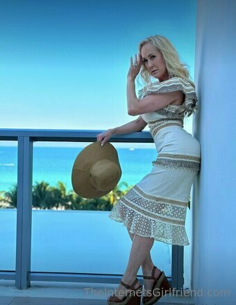 danadearmondfree Nude Leaks Photo 16