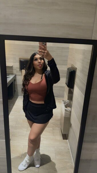 Danaeeesworldd / adrianadanaeeee / https: / itsdanaeeswrld Nude Leaks OnlyFans Photo 1