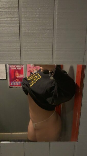 Danaeeesworldd / adrianadanaeeee / https: / itsdanaeeswrld Nude Leaks OnlyFans Photo 2