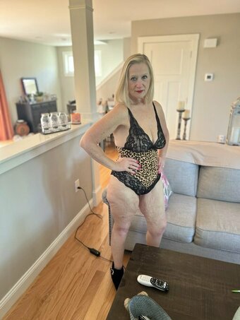 Dani D / daniellegrandmother1 / danimature / https: Nude Leaks OnlyFans Photo 9