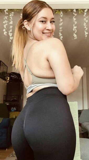 Daniela Castro / Lizzcastro / lizz5452castro Nude Leaks Photo 1