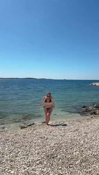 Daniela Virlan / blare20 / daniela_virlan1 / https: / virlan_daniela Nude Leaks Photo 4