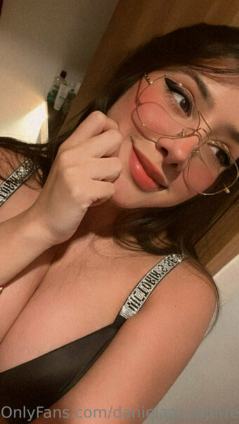 danielaazuajefree Nude Leaks Photo 5