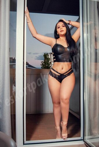 danielalovee Nude Leaks Photo 2