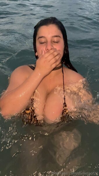 danielaof21 Nude Leaks Photo 17