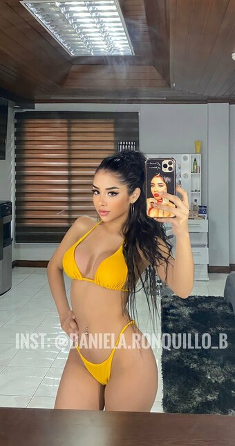 danielarb2000 / Daniela.ronquillo_b Nude Leaks OnlyFans Photo 1