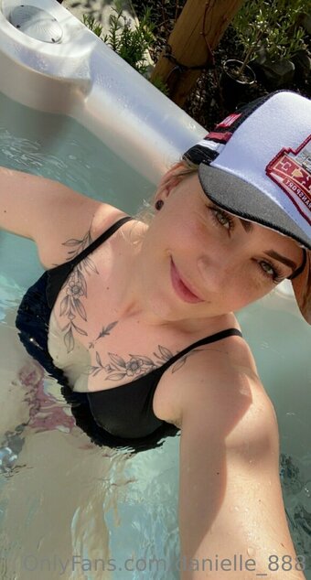 danielle_888 Nude Leaks Photo 13
