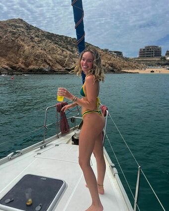 Danielle Bradbery / daniellebradbery / southdakotahottie Nude Leaks OnlyFans Photo 10