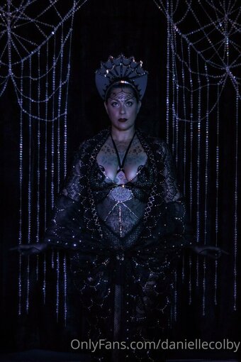 daniellecolby Nude Leaks Photo 9