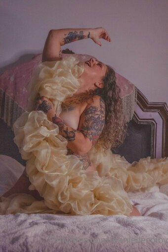 daniellecolby Nude Leaks Photo 10