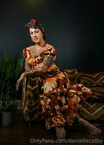 daniellecolby Nude Leaks Photo 16