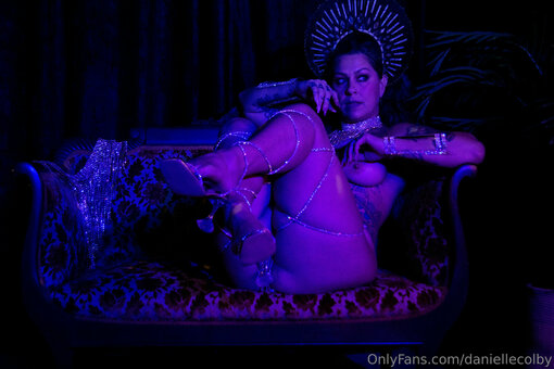 daniellecolby Nude Leaks Photo 17