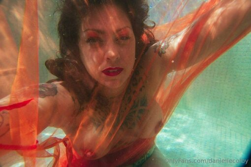 daniellecolby Nude Leaks Photo 28