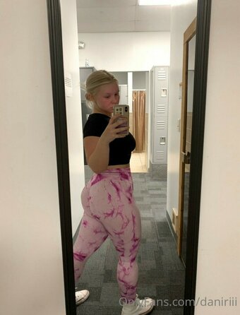Daniriii Nude Leaks OnlyFans Photo 2