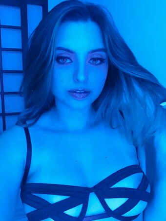 daphnebinder / daphnebindert Nude Leaks Photo 6