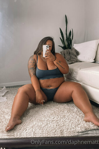 daphnematt Nude Leaks Photo 25