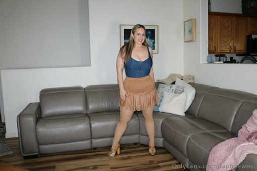 daphnewest Nude Leaks Photo 16
