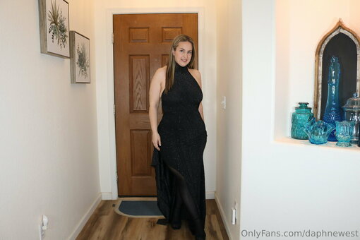 daphnewest Nude Leaks Photo 23