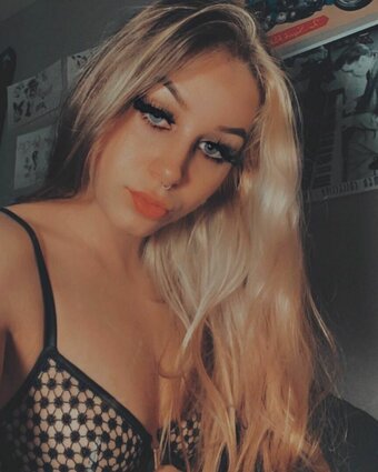 Dare3devil / Daredevil101 / Erynne Arbini / erynnearbini Nude Leaks Photo 1