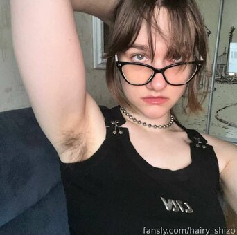 daria / hairy_shizo / https: / theofficialdaria Nude Leaks OnlyFans Photo 4