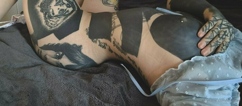 DarkAlien / sad.dark.alien / saddarkalien Nude Leaks OnlyFans Photo 2