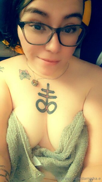 darnisha.e Nude Leaks Photo 8