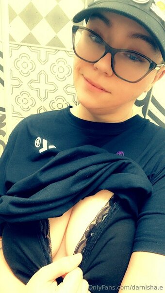 darnisha.e Nude Leaks Photo 20