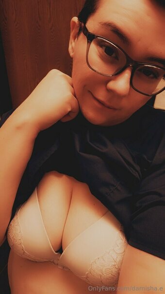 darnisha.e Nude Leaks Photo 26