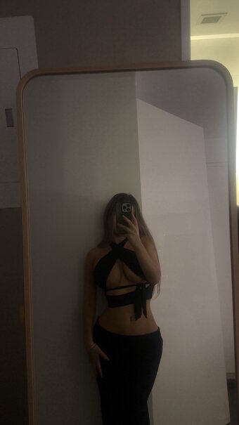 dash.mln Nude Leaks Photo 9