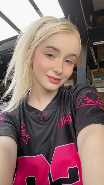 Dasha Gartman / BuleBarbie