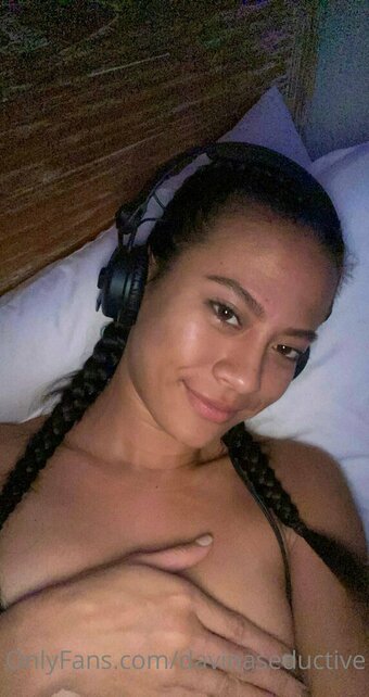 davinaseductive / basicinchicc / davina.hot Nude Leaks OnlyFans Photo 5