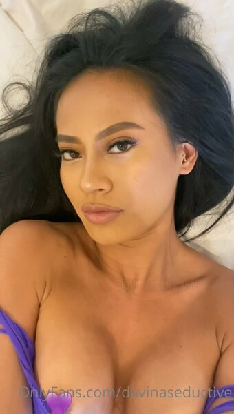 davinaseductive / basicinchicc / davina.hot Nude Leaks OnlyFans Photo 10