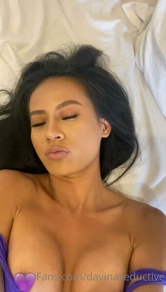 davinaseductive / basicinchicc / davina.hot Nude Leaks OnlyFans Photo 11