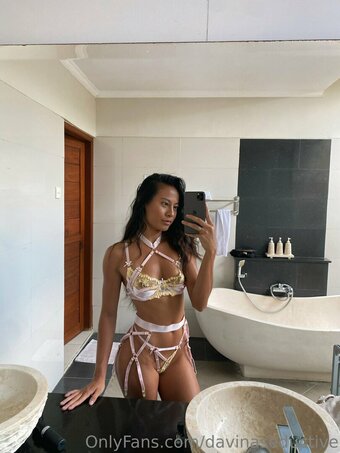 davinaseductive / basicinchicc / davina.hot Nude Leaks OnlyFans Photo 24