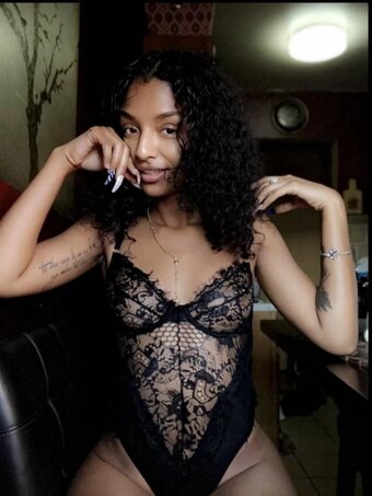 DayWithAsh / Ashley Bautista / missyoungash Nude Leaks OnlyFans Photo 1