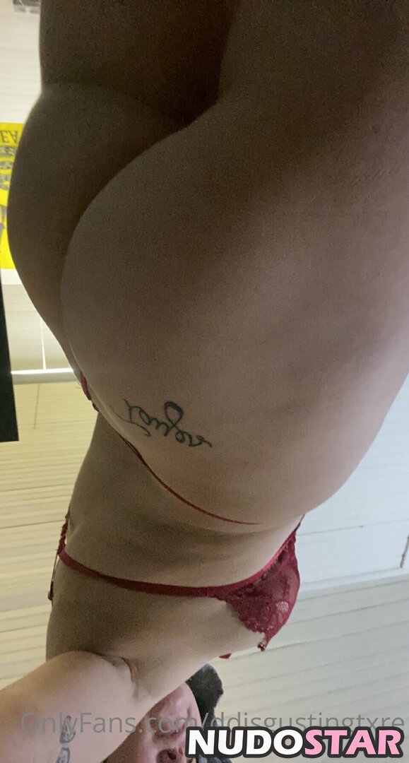ddisgustingtxre Nude  22