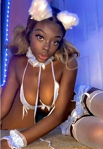 deadnaefree Nude Leaks Photo 11