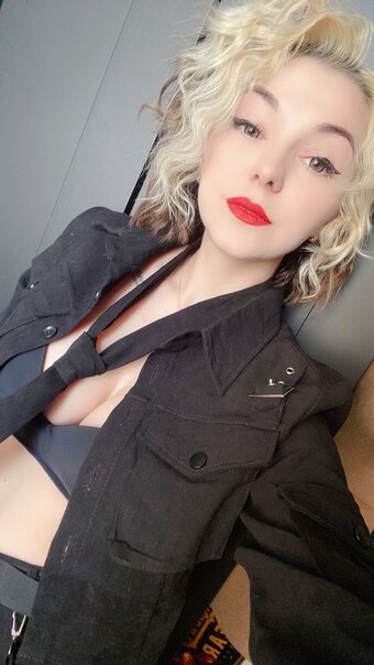 dear.dear.iris / DearIris_ / dear.iris / mydeariris Nude Leaks OnlyFans Photo 3