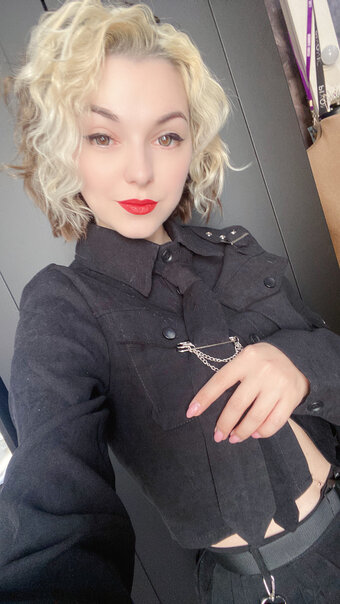 Dear Iris / DearIris_ / dear.dear.iris / dear.iris / dear_iris Nude Leaks OnlyFans Photo 53