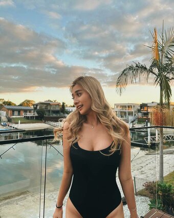 debbwie / debbiejusthitthewall Nude Leaks OnlyFans Photo 10