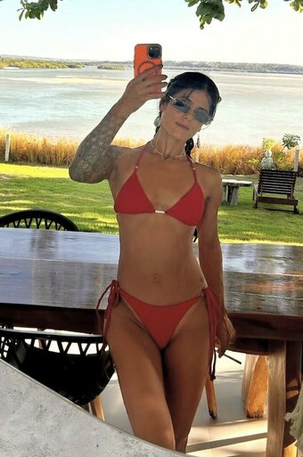 Debora Varella / debvarella_ / debyoga_ Nude Leaks Photo 13