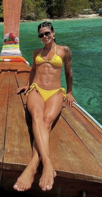 Debora Varella / debvarella_ / debyoga_ Nude Leaks Photo 14
