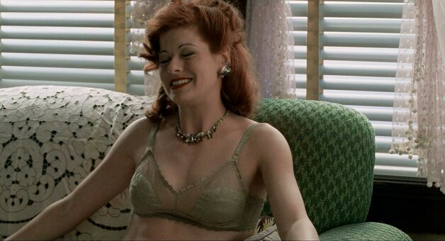 Debra Messing Nude Leaks Photo 19