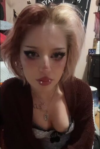 Decayingpeach / whotookdecayingpeach Nude Leaks OnlyFans Photo 3